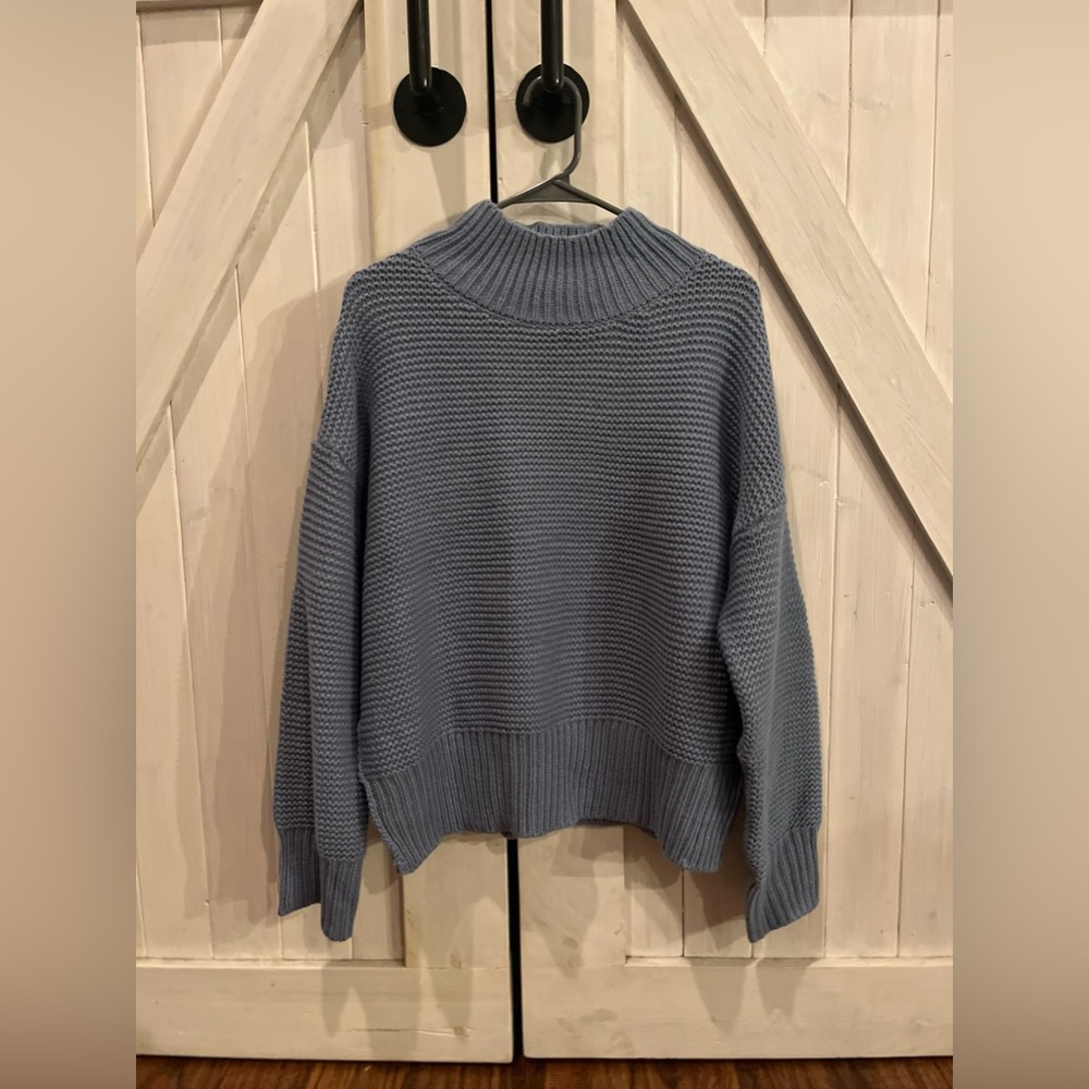 vici sweater